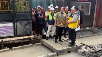 Rico Waas Cek Jalan Konblok dan Drainase di Helvetia, Warga Harap Banjir Tak Lagi Datang